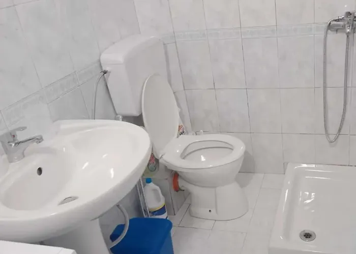 Everest Golem (Tirana)